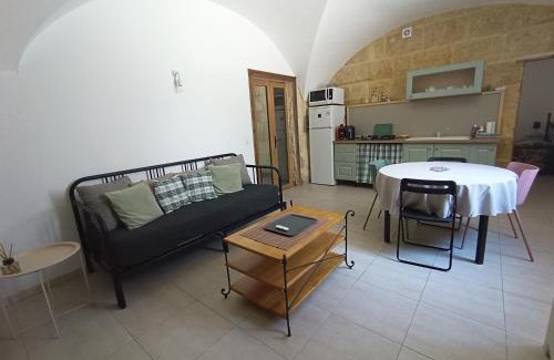 Montfrin Apartamento | Dans maison de maître, appartement indépendant.