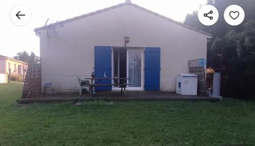 Bias Casa | Dans maison familiale loue Ch1 vintage rouge 2 pers, couple