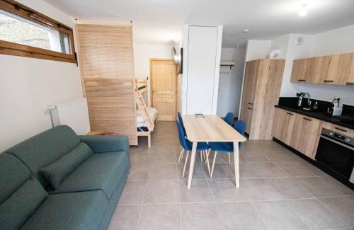 Saint-Jean-dʼAulps Apartamento | Dans résidence neuve LE SNOW ROC sur les pistes, grand studio cosy 5 pers avec terrasse panoramique, SAUNA, WIFI
