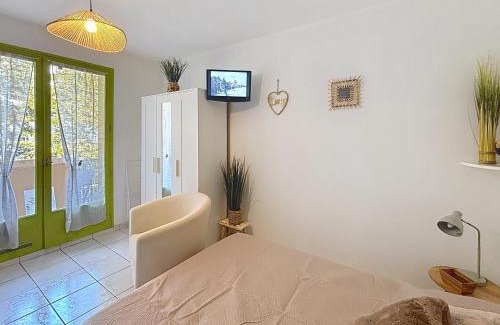Amelie-les-Bains-Palalda Apartamento | Dans une station thermale, Studio dans résidence avec ascenseur