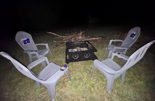 Greene Cabina | Dark Sky Cabin – Cozy Retreat with Wi-Fi & Fire Pit