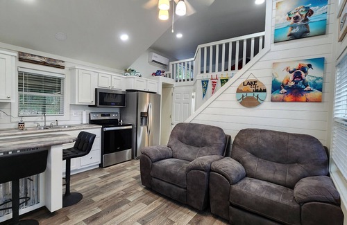 Clayton Casa | Dark Sky Guest House on Flagpole Mtn; King Bed w/Loft, view of Sardis Lake