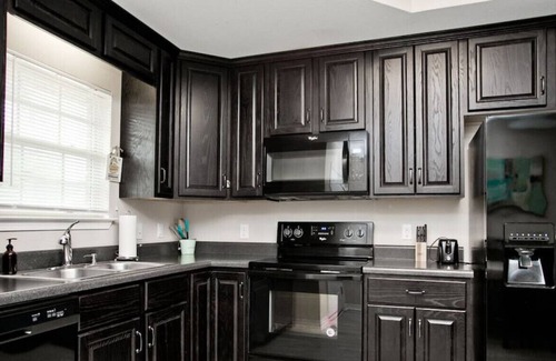 Old East Hill Casa | Darling Downtown Delight-5 Mins from Bay Center!