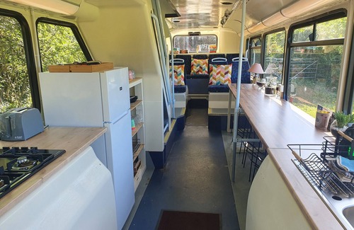 Liverton Cabina | Familiar-Double Decker Bus-Cabaña-Vista al campo-Baño privado
