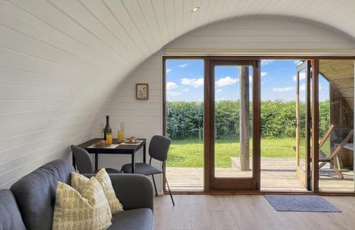 Brayford Casa | Dartmoor View Log Cabin near North Molton