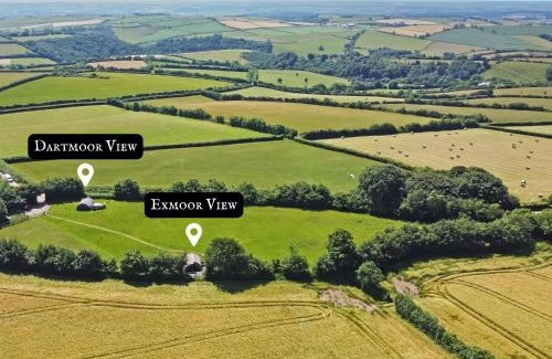 Brayford Casa | Dartmoor View Log Cabin near North Molton