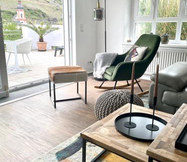 Kaimt Apartamento | Das AMBIENTE I - Unser Luxus - traumhafter Moselblick, große Terrasse, stilvolle Ausstattung, barrierefrei, Privatparkplatz, eigener Zugang zum Moselufer, 5 Min zur Altstadt