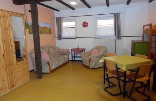 Apen Casa | Das Haus mit der roten Telefonzelle