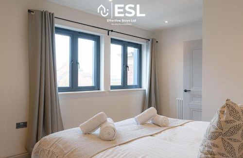 Shrewsbury Apartamento | Dashing 2 Bedroom Duplex Apartment, Free Parking