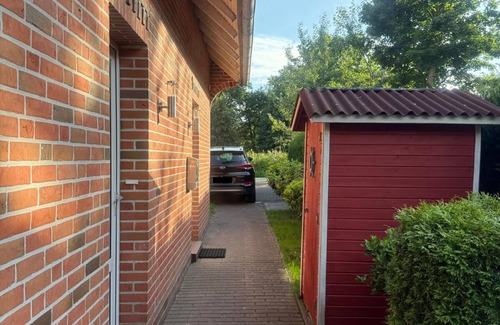 Sturenburgshof Casa | Dat Friesenhuus 2 for 4 persons in Aurich at the bathing lake! Pet friendly!