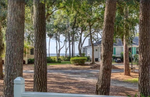 Melrose on the Beach Casa | Daufuskie Island Beach Cottage with Yard