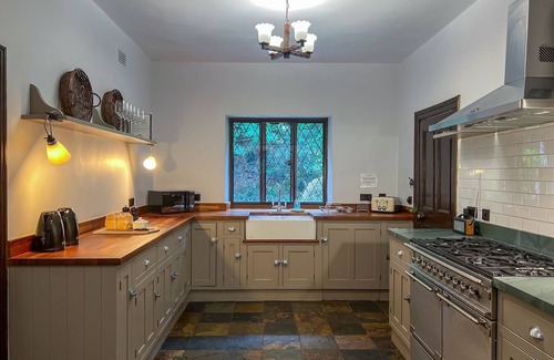 Patterdale Cabaña | Daweswood, Patterdale - a cottage that sleeps 10 guests in 5 bedrooms