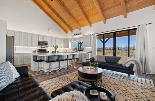 Leigh Creek Estates Casa | Daydream Home with Teton Views and Private Hot Tub