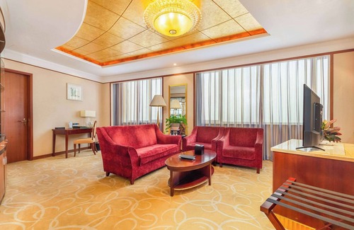 Jiefang District Hotel | Days Hotel & Suites by Wyndham Jiaozuo