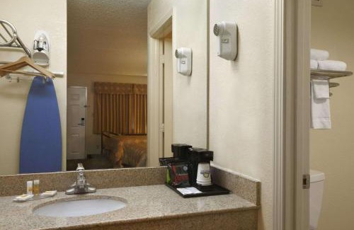 Nashville Hotel | Days Inn by Wyndham Airport Nashville East