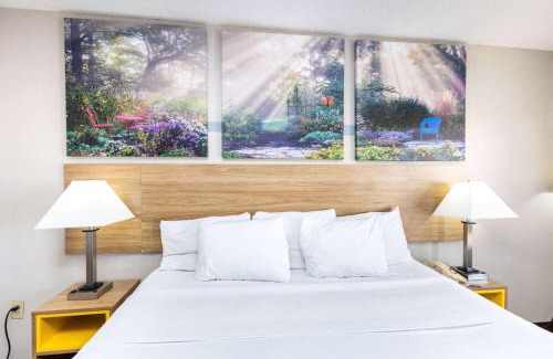 Huber Heights Hotel | Days Inn by Wyndham Dayton Huber Heights Northeast