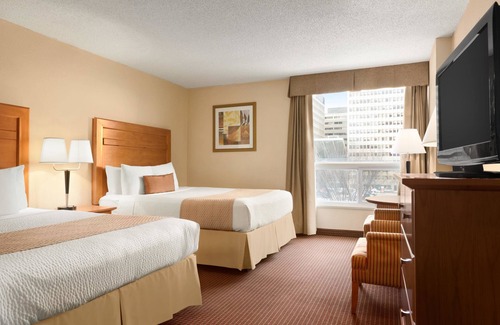 Downtown Edmonton Hotel | Days Inn by Wyndham Edmonton Downtown