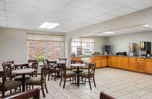 Madisonville Hotel | Days Inn by Wyndham Madisonville