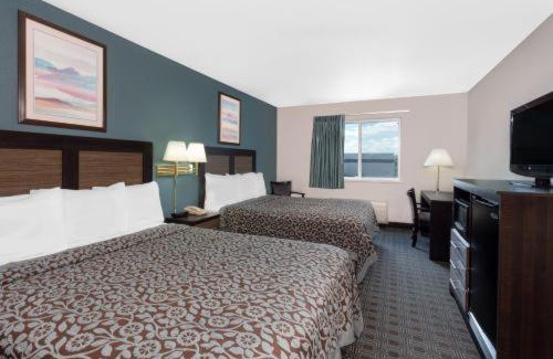 Neenah Hotel | Days Inn by Wyndham Neenah