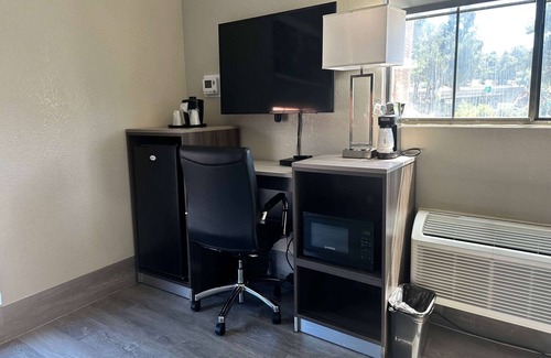 Vista Hotel | Days Inn by Wyndham San Diego Vista