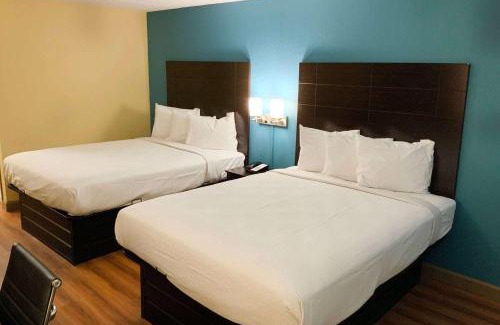 Troy Hotel | Days Inn by Wyndham Troy IL