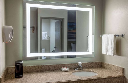 Pleasant Prairie Hotel | Days Inn by Wyndham Pleasant Prairie Kenosha