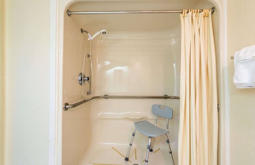 Yadkinville Hotel | Days Inn by Wyndham Yadkinville