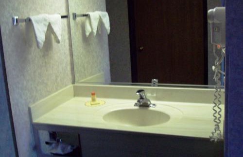 Lordsburg Hotel | Days Inn & Suites by Wyndham Lordsburg