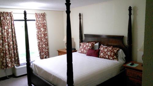 Taylor Creek Complejo | Days Inn & Suites by Wyndham Lake Okeechobee