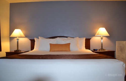 Lodi Hotel | Days Inn & Suites by Wyndham Lodi