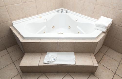 Artesia Hotel | Days Inn & Suites by Wyndham Artesia