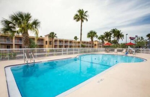 National Gardens Casa | Daytona 1 beach Favorite! Non-stop fun,sun,relax