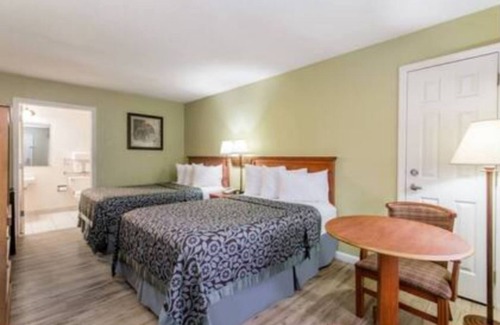 National Gardens Casa | Daytona 1 beach Favorite! Non-stop fun,sun,relax