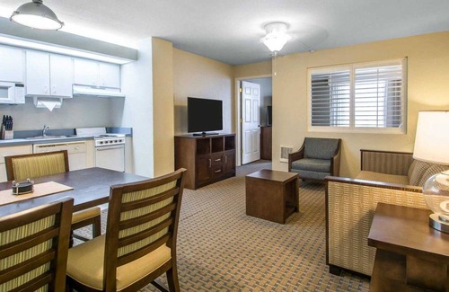 Ormond Shores Villa | Daytona 500 Week ~ 16 de febrero -23, 2019 ~ 2 dormitorios / 2 baños Villa frente al mar