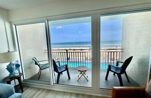 Daytona Beach Apartamento | Daytona Oceanfront Coastal Bliss
