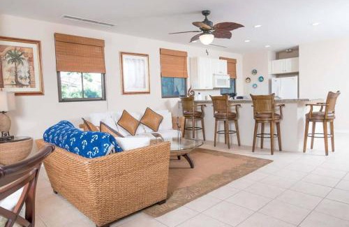 Coco Casa | Dazzling End Unit in Coco with Lots of Windows and Light Sleeps 8