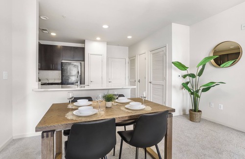Arlington Apartamento | DC Charm in Crystal Apartments
