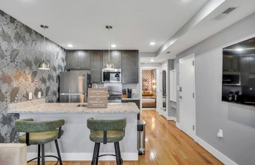 Gallaudet Condominio | DC Living 1BR Retreat Walk to Food & Fun