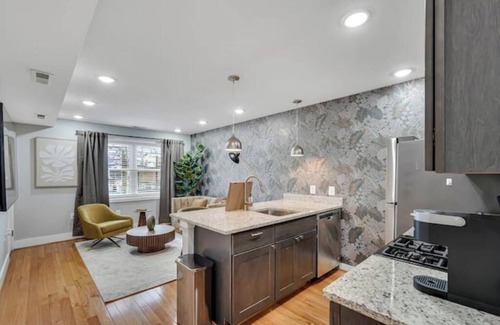 Gallaudet Condominio | DC Living 1BR Retreat Walk to Food & Fun