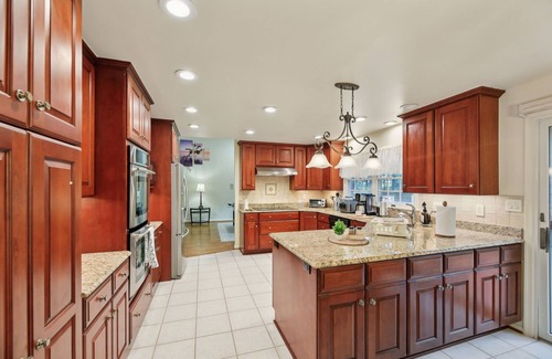 Montgomery Village Casa | DC Luxury Family Retreat in Forest—Spacious Full of Fun w/ Zipline Waterfall
