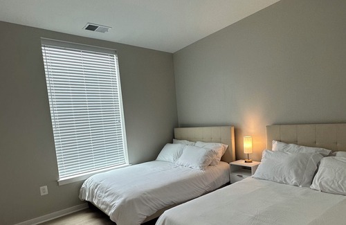 Alexandria West Apartamento | DC’s Nearby Quite Haven, free one car parking