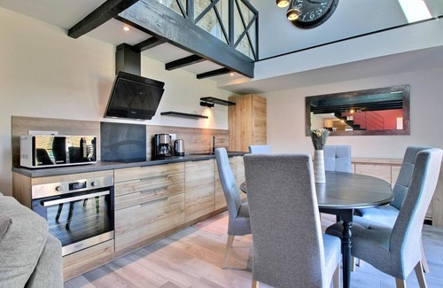 Locoal-Mendon Casa | House