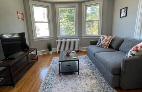 Audubon Apartamento | De la Luna Vintage Apartment unit in Audubon - Family friendly area