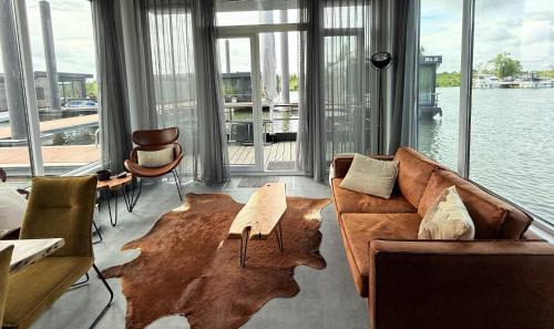 Montfort Alquiler De Eote | De Maasterp - Woonboot 2