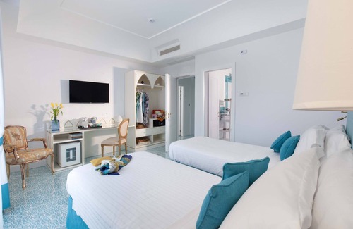 Scala Cama Y Desayuno | De Pando Panoramic Suites 1086- Ravello