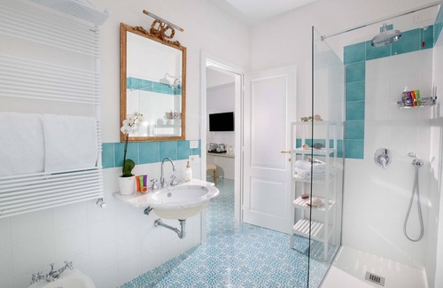 Scala Cama Y Desayuno | De Pando Panoramic Suites 1086- Ravello