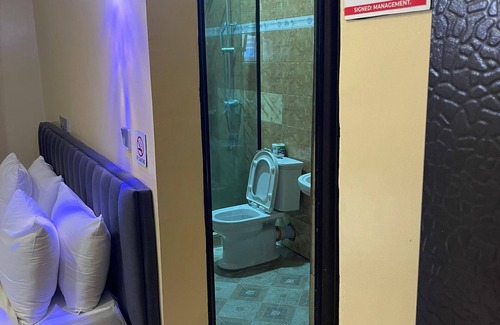 Uyo Hotel | DE ROSS HOTEL & SUITES