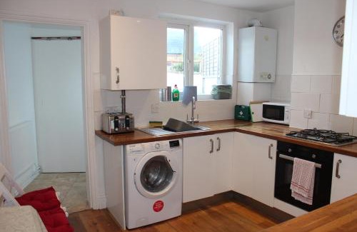 Deal Casa | Deal Cottage 5 minutes walk to the beach & Town centre