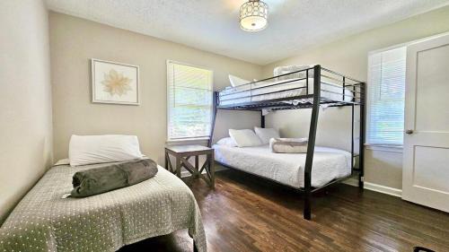 Atlanta Casa | Decatur Home Minutes to ATL Sleeps 10