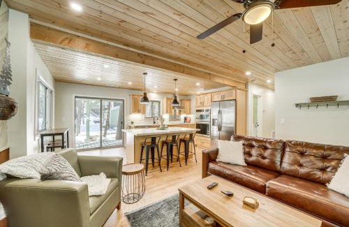 Munds Park Casa | Deck and Fire Pit Modern Munds Park Retreat!